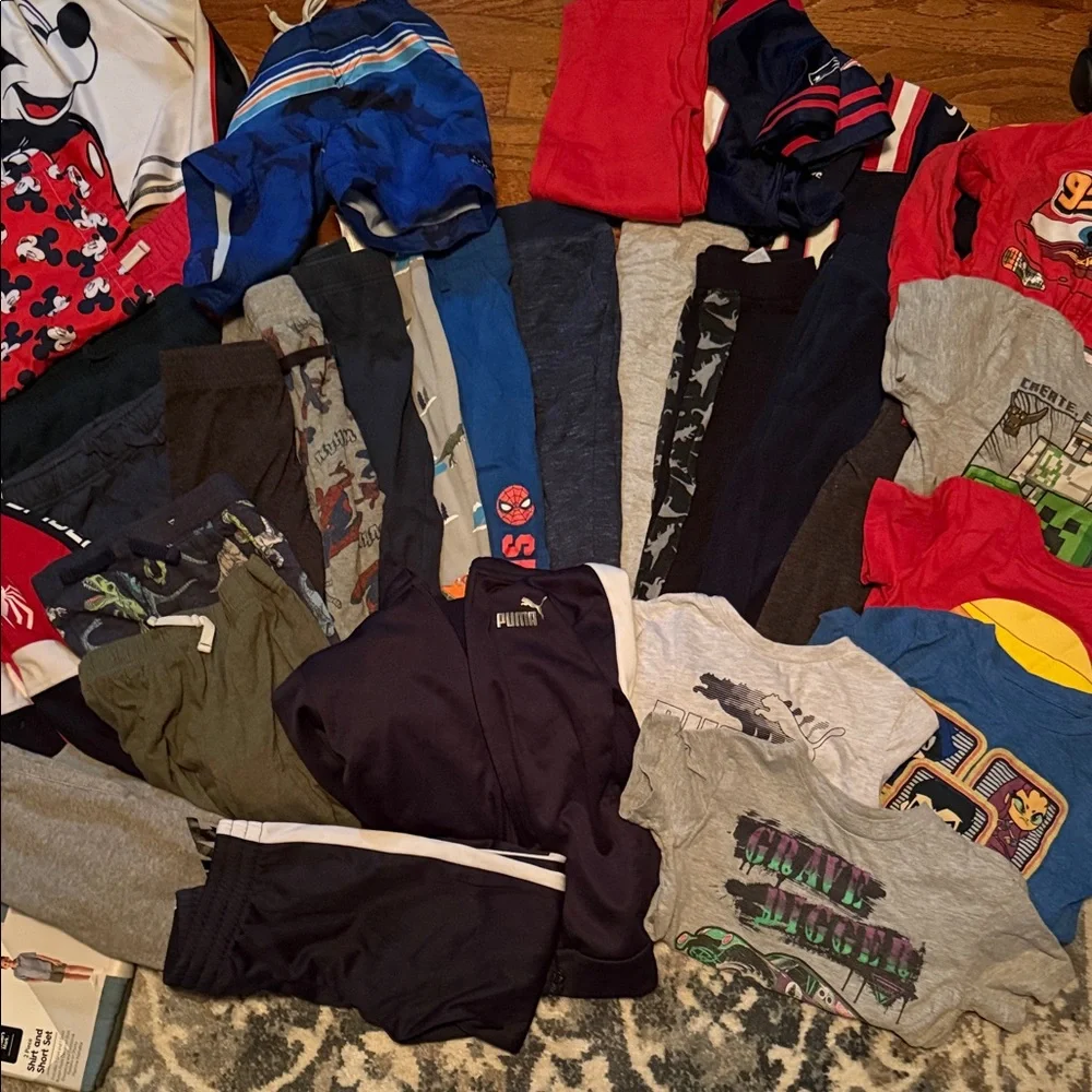 HUGE bundle of boys clothing size 5/6 - Picture 1 of 4
